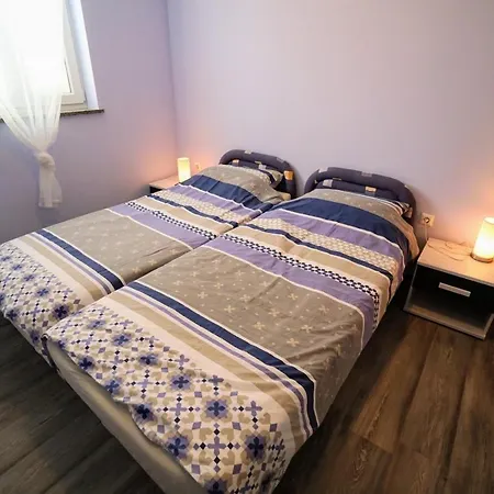 Kristijana Crveni Vrh